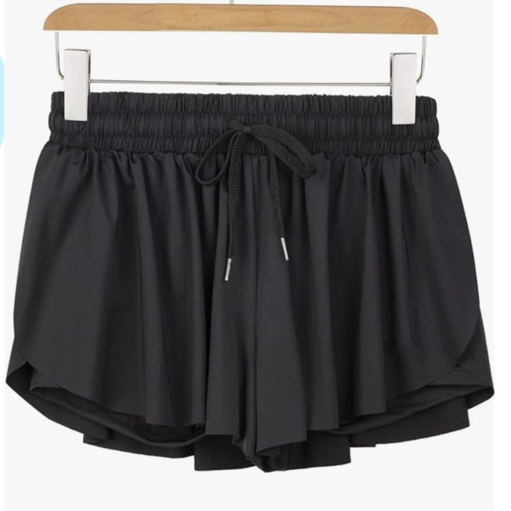 Amazon flowy shorts in black size xtra small 🖤